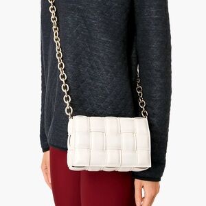 Urban Expressions Holden Woven Crossbody Bag in Oatmilk
